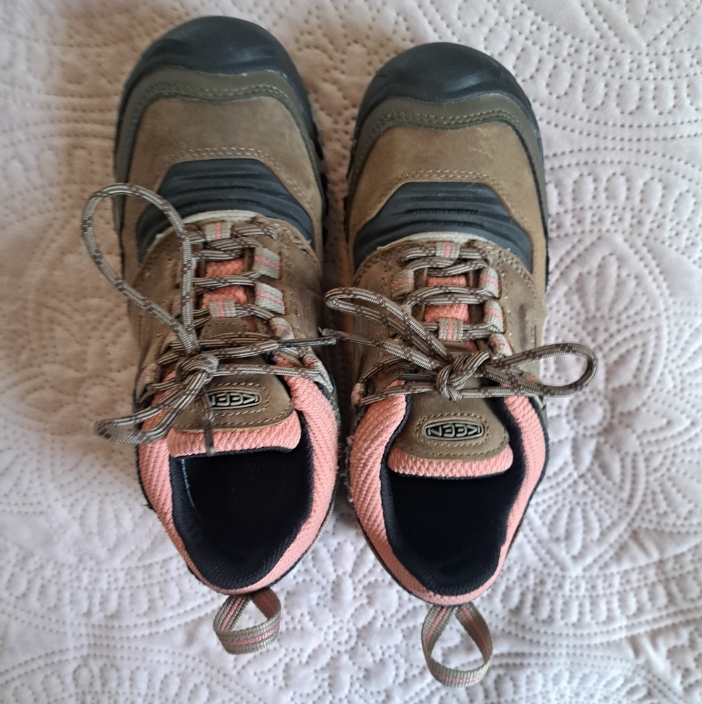 Women's Keen Ridgeflex size 8